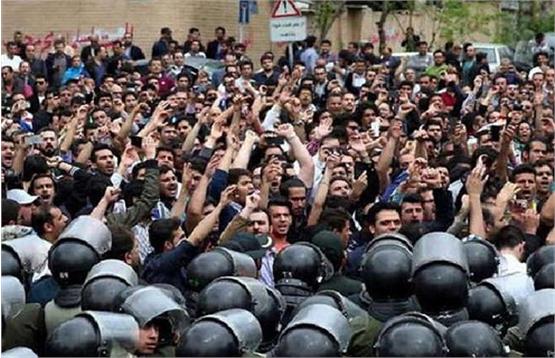 اظهارنظر عجیب یک نماینده مجلس درباره حوادث آبان 98