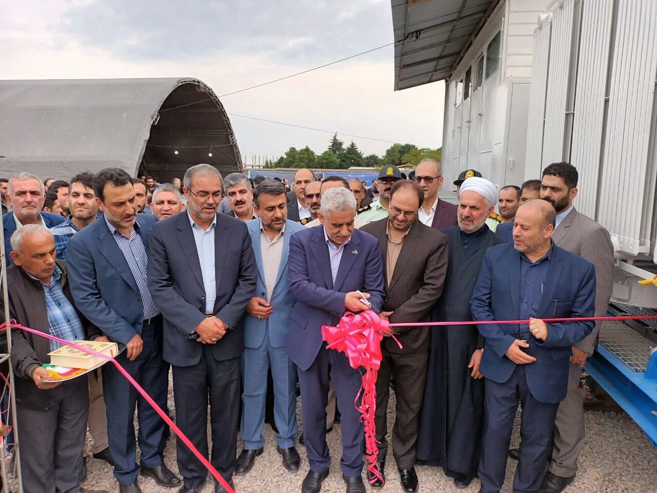 پست برق سیار ۶۳ به ۲۰ کیلوولت رضوانشهر بهره برداری شد پست برق سیار ۶۳ به ۲۰ کیلوولت رضوانشهر بهره برداری شد