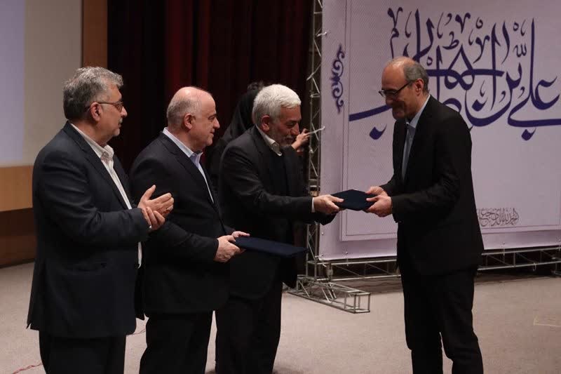 روابط عمومی برق منطقه ای گیلان شایسته دریافت لوح برتر شد