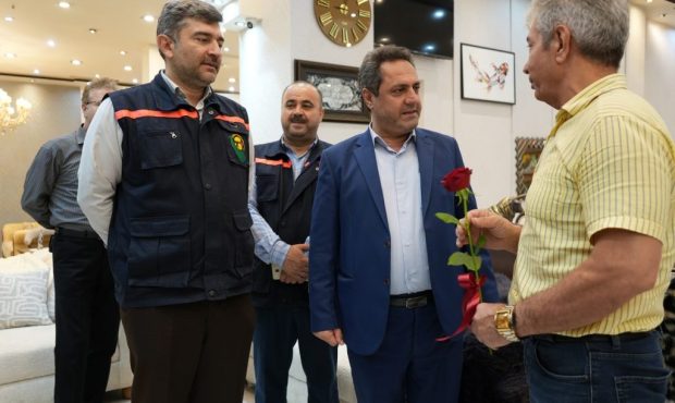 بازدید مدیرعامل توزیع برق گیلان از اصناف و واحد‌های تجاری انزلی